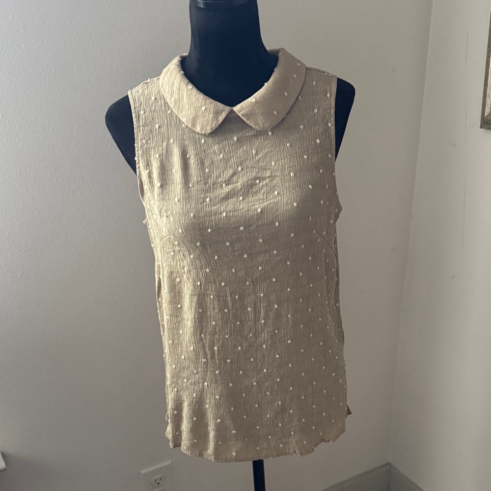 Adrianna Papell Beige white polka dot Sleeveless Top with Peter Pan Collar Sz L